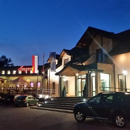 Hotel Impressa Niedrzwica Duża Exteriör bild