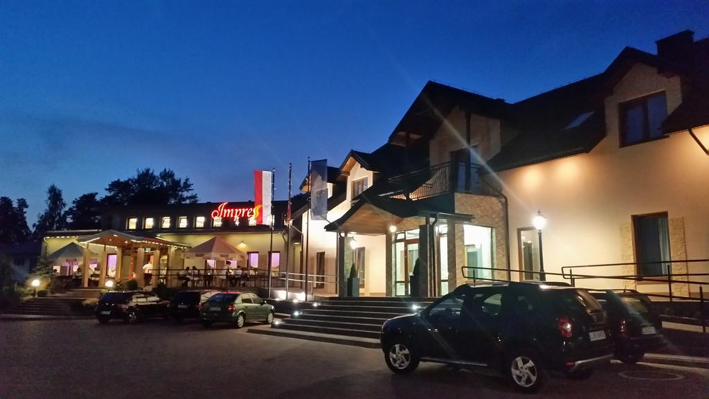 Hotel Impressa Niedrzwica Duża Exteriör bild