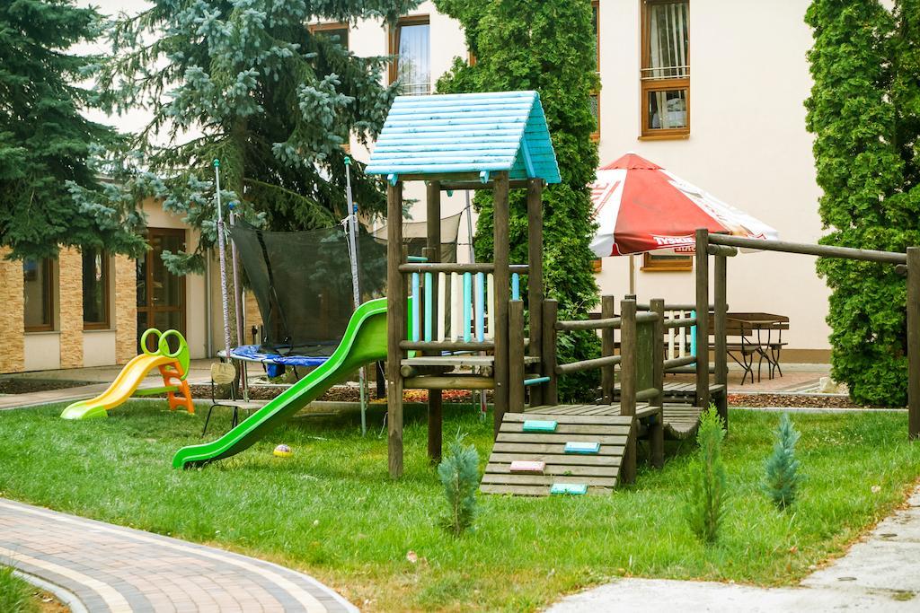 Hotel Impressa Niedrzwica Duża Exteriör bild